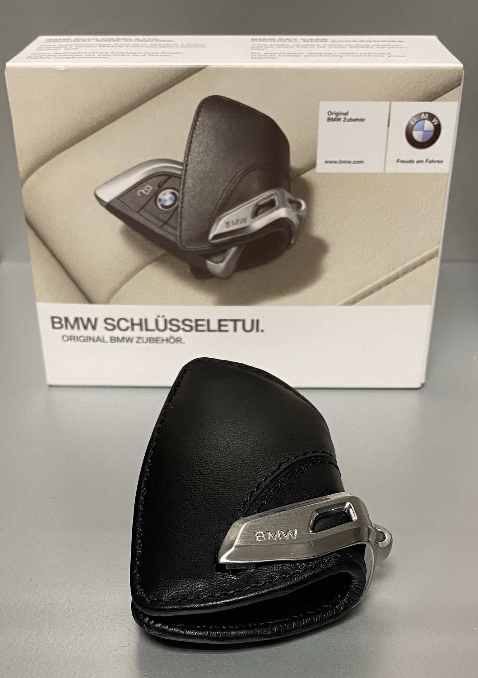 Original BMW Schlüsseletui aus hochwertigem Leder mit Metallspange Sport Line